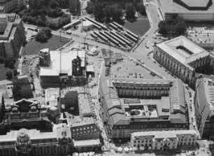 Neumarkt mit Baustelle Frauenkirche in Dresden : Blickrichtung Süden