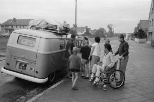 Unfreiwilliger Aufenthalt einer holländischen Familie in Karlsruhe wegen Motorschadens an ihrem Auto.