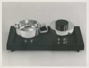 Silberner Milchkrug und Zuckerdose mit Palisandertablett von Robert Welch