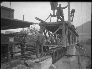 Bahnbrücke, Baustelle