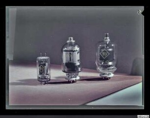 Impulsverstärkerröhren SRS 4458, SRS 454 und SRS 464, Foto 1967