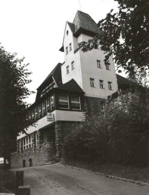 Hohenstein-Ernstthal, Pfaffenberg 1. Berggasthaus (1911). Straßenansicht