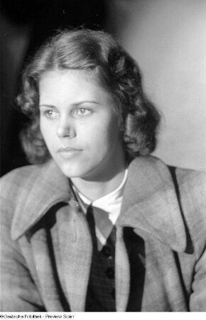Porträtaufnahmen der Schauspielerin Ruth Schilling
