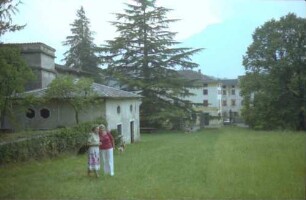 Lasino: Schloss Passy [Villa Ciani Bassetti], Garten und Hofansichten