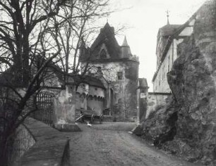 Liebstadt. Schloß Kuckuckstein (Wiederaufbau 15. Jh., Umbau 1796-1802). Eingang und Bergfried