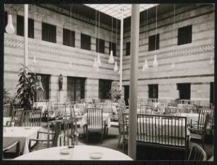 Stadthalle, Mülheim an der Ruhr Umbau: Wintergarten im Lichthof