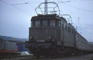 Stuttgart Hbf. Gbf Lok 144 018 Leerpersonenzug Bnb-Wagen B4yg-Wagen