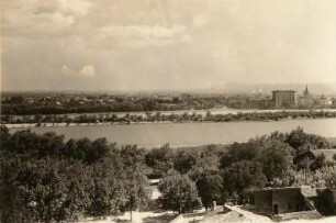 Tarascon. Blick über die Rhone auf die Stadt und das Schloss