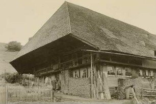 Todtnau-Muggenbrunn. Schwarzwaldhaus. Eingangsseite