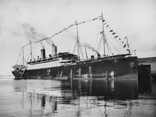 Manila (Philippinen). Hochseepassagierdampfer "Cleveland" im Hafen