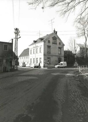 Flöha-Falkenau, Ernst-Thälmann-Straße 12. Wohnhaus (um 1885). Eckansicht