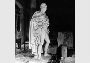 Blick auf das Denkmal für den Grafen Bülow von Dennewitz im Vaterländischen Saal im Neuen Museum