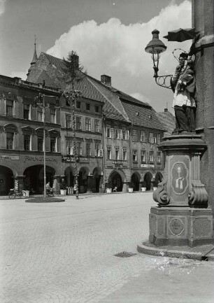 Polen, Liebau (Lubawka), Gaslaterne, Markt