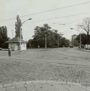 Lennéplatz : Dresden, Lennéplatz, Verkehrspolizist