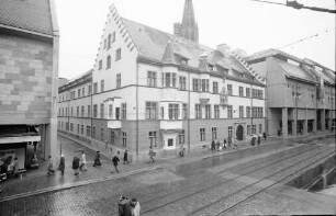 Freiburg: Außenansicht des Basler Hofes nach dem Neuanstrich