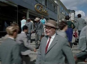 Der letzte Fußgänger (1960) - Filmanfang