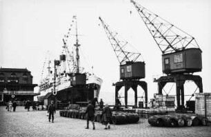 Monte Cervantes im Hafen von Bergen (HSDG-Spitzbergenfahrt der Monte Cervantes Leonhardt 1928)