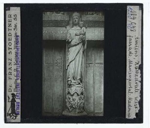 Amiens, Kathedrale Notre Dame : Westfassade, Marienportal, Madonna