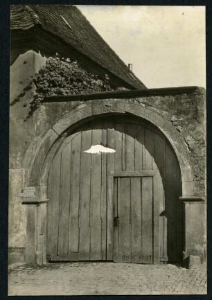 Haus 168. Tor 1735