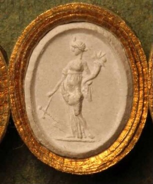 Stehende Fortuna mit Füllhorn und Ruder (Daktyliothek, Erstes Mythologisches Tausend)