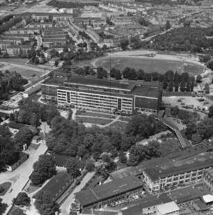 Gebäude des "VEB Olympia Büromaschinenwerk Erfurt" : Blick vom Lauentor in die Andreasvorstadt