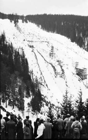 Feldberg: Internationales Feldberg-Skispringen; Sprungschanze mit Publikum