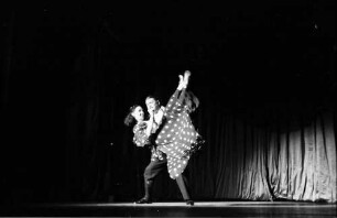Berlin: Kabarett der Komiker; Earl Leslie und Flora Duane; Tanz