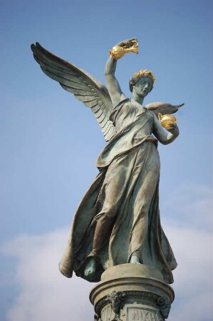 Siegesdenkmal an der Promenade des Anglais