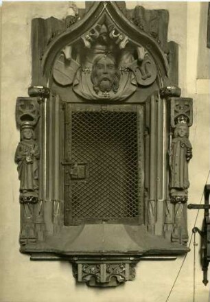 Nische des Sakramentshäuschens in Sankt Pelagius Kirche