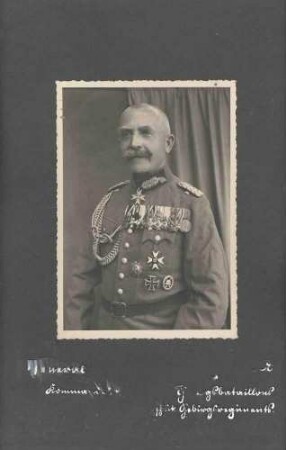 Theodor Sproesser, Generalmajor a. D., Kommandeur der württ. Gebirgstruppen in Uniform mit Orden, Brustbild in Halbprofil