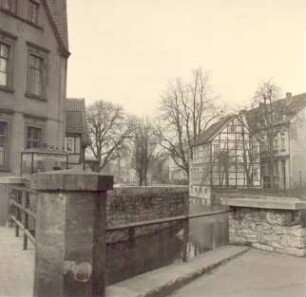 Wall, Anfang am Hornschen Tor. Detmold. Brücke über den Kanal, Häuser der beginnenden Weinbergstraße