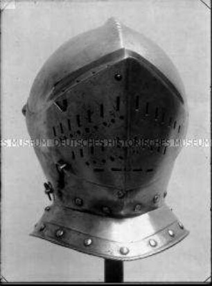 Geschlossener Helm