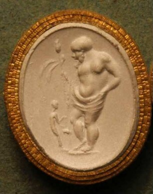 Silenus mit Thyrsos und einem kleinen Faun (Daktyliothek, Erstes Mythologisches Tausend)