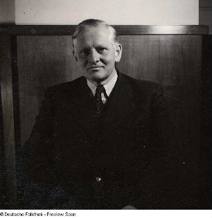 Portraitserie Richard Kuhn