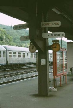 Dillenburg Bahnsteig Gleis 10 Zuganzeiger