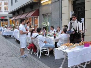 Diner en blanc