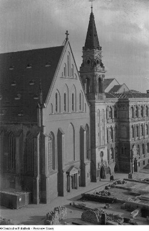 Fassade und Portal der Paulinerkirche