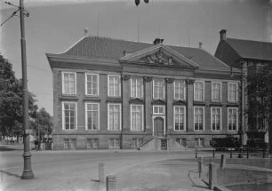 Rijksbureau voor Kunsthistorische Documentatie & Ehemals Sint Sebastiansdoelen & Ehemaliges Gemeente-Museum