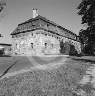 Wirtschaftsgebäude beim Schloss Klein-Kotzenau