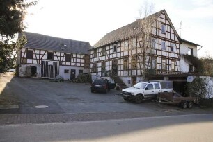 Wohnhhaus und Scheune (Hofreite, Fachwerk); Frankenberg, Goldbachstraße 1, Goldbachstraße 1a