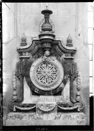 Salem Münster - Klosterkirche Maria Himmelfahrt Kerzenständer an der dem Hauptschiff zugewandten Pfeilerseite