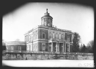 Potsdam, Marmorpalais, vom See aus, seitlich.