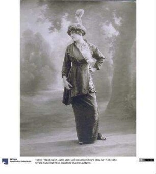 Frau in Bluse, Jacke und Rock von Boué Soeurs