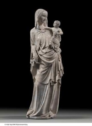 Stehende Maria mit Kind