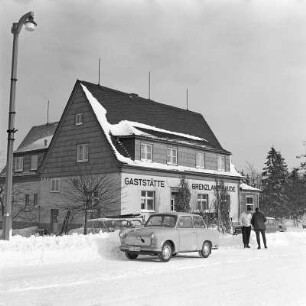 Gaststätte Grenzland-Baude Johanngeorgenstadt an der Eibenstocker Straße, Winteraufnahme