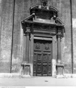 Santa Maria della Misericordia, Hauptportal