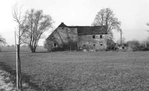 Neschwitz-Krinitz. Ehem. Mühle, Ansicht, Ruine des Wohn- und Mühlengebäudes rechts