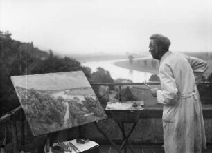 Maler auf einer Veranda, die Elblandschaft malend : Loschwitzer Porträts. Maler auf einer Veranda, eine Elblandschaft malend