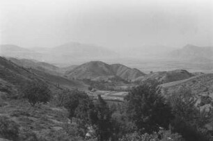 Anbauflächen : Blick über landwirtschaftliche Anbauflächen