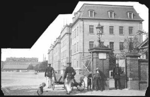 Döbeln. Haupteingang zur König-Albert-Kaserne
